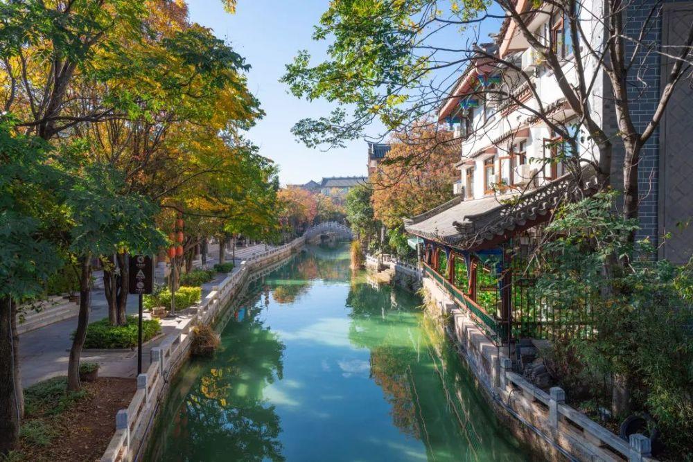冷知识分享平台哪些城市哪些景点适合老年人旅游?,让你惊叹不已!